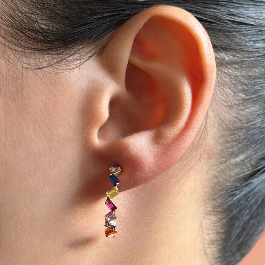 Curved shaped gold earrings - multicolored stones