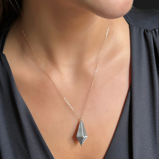 Pendulant – gold necklace