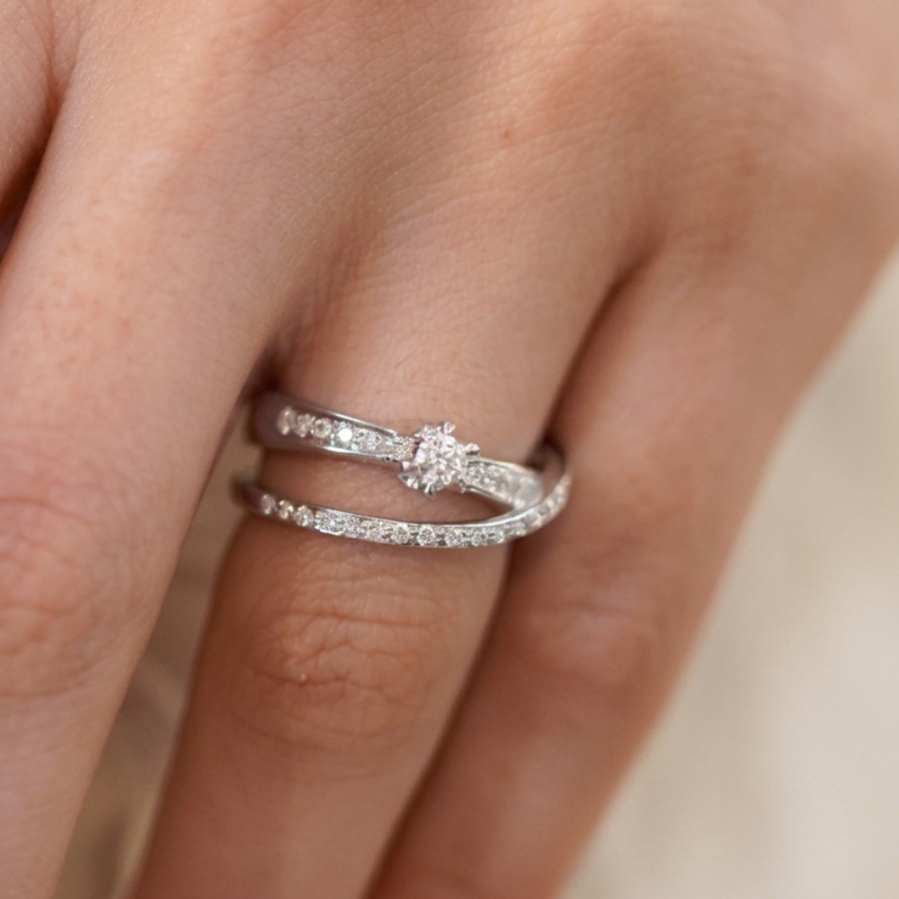Crossover Double Band Solitaire Diamond Ring