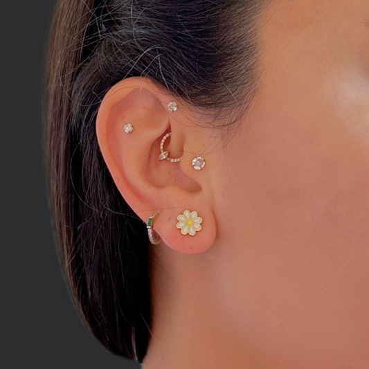 Daisy flower – gold earrings