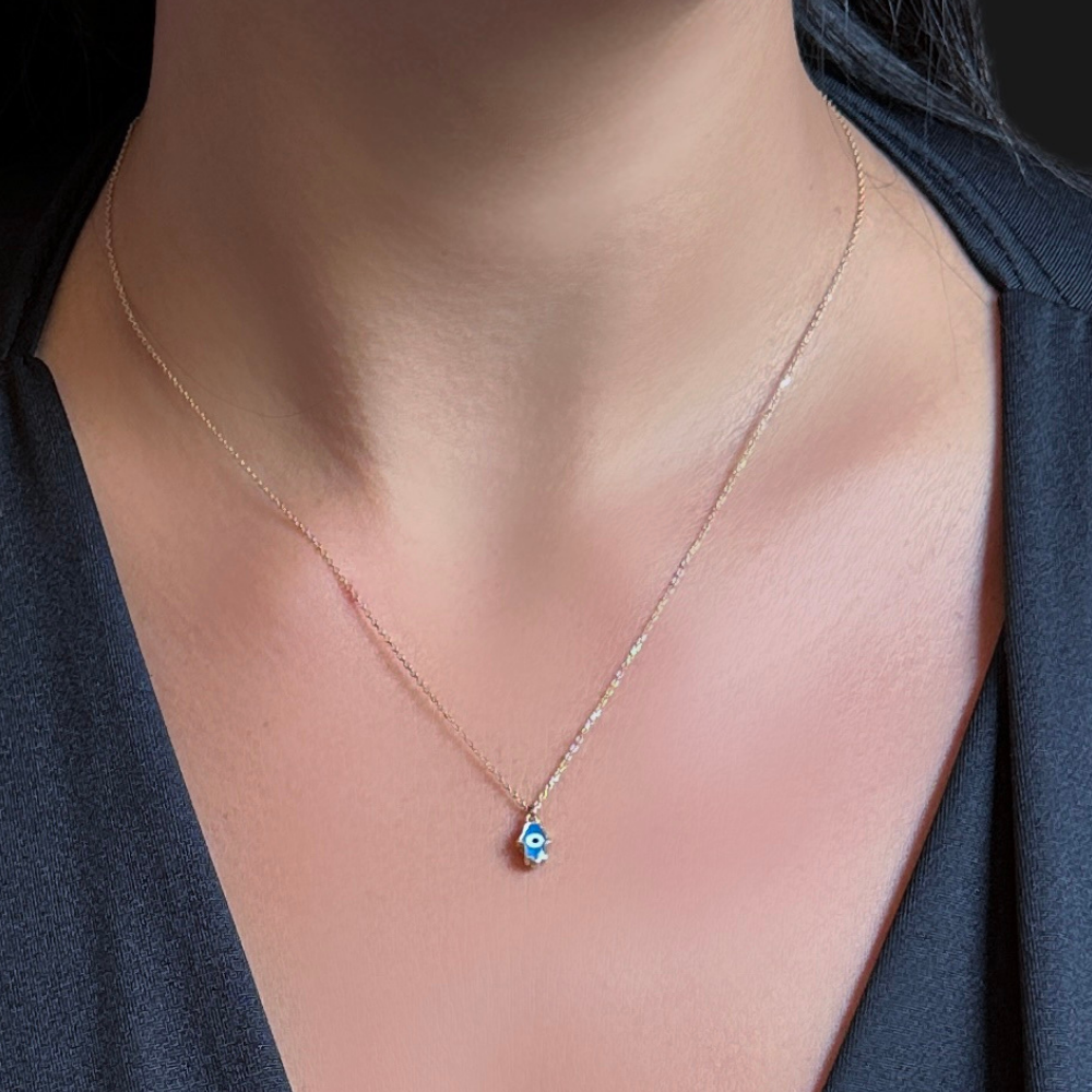 Mini hand – gold necklace