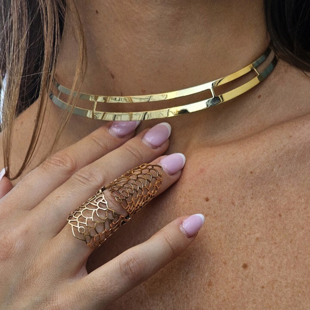 Plein Et Vide - gold necklace and ring