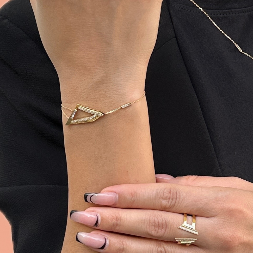 Geometric Glamour – irregular quadrilateral bracelet