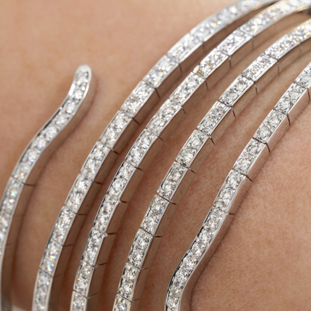 Five-Line Diamond Spring Coil Bracelet