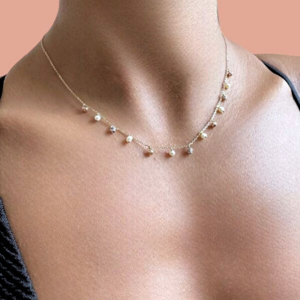 Pearl small necklace – gold beads