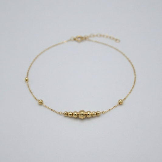One large ball - straight line ball bracelet