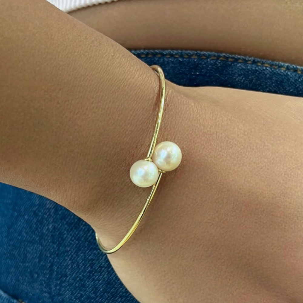 LULU BANGLE – YELLOW GOLD AND PEARLS