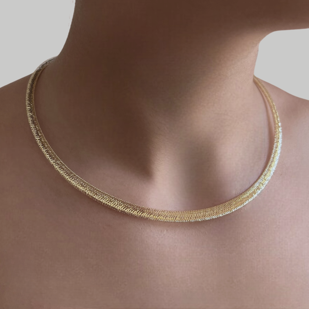 Wide gold filament necklace