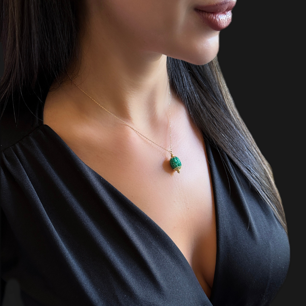 Green beads ball shape – gold necklace