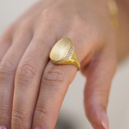 Statement Elegance Gold Ring