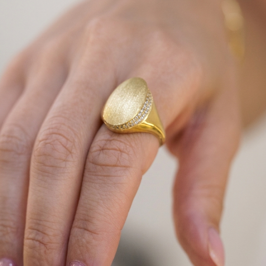 Statement Elegance Gold Ring