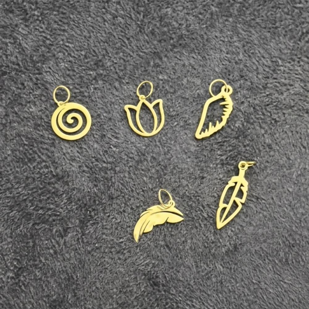 Charms pendant - 18k gold