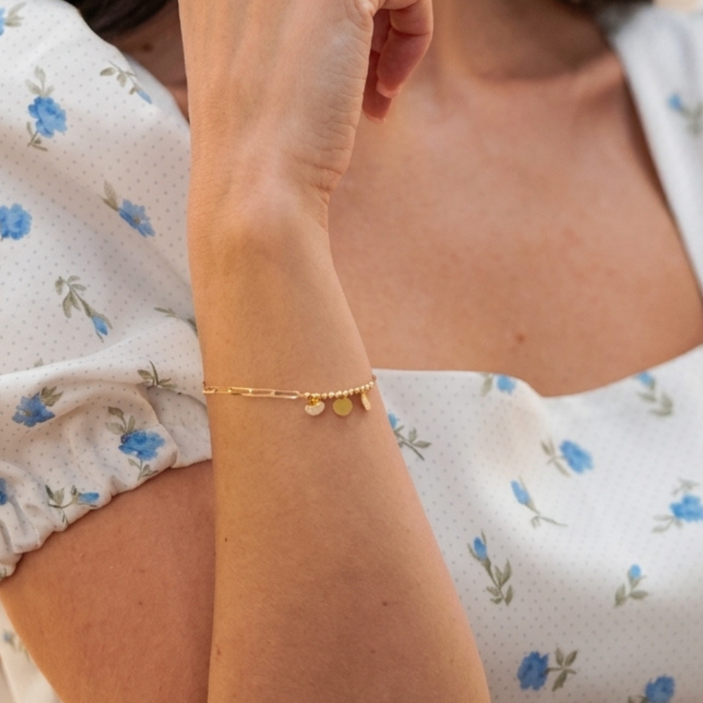 Circle Charms Beads &; Paperclip gold bracelet