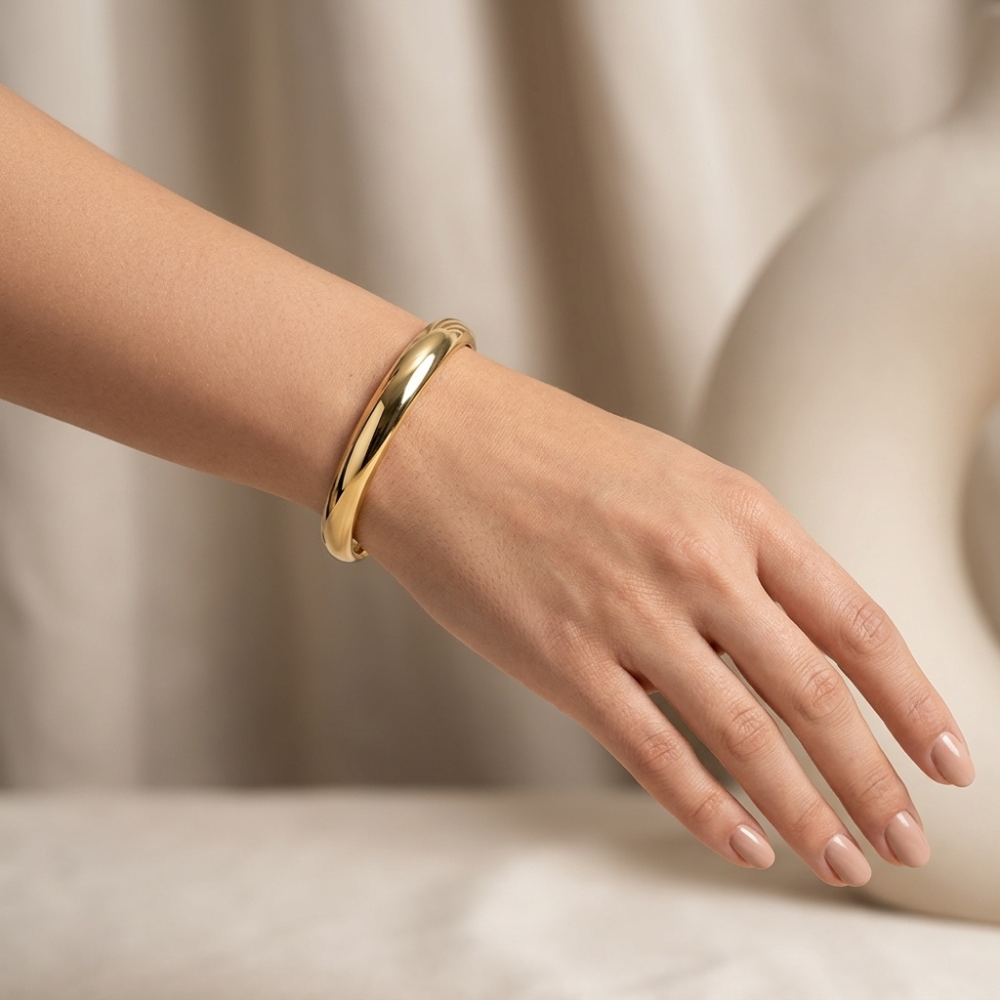 Filigree Interior Hinged Bangle
