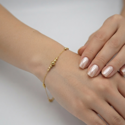 One large ball - straight line ball bracelet