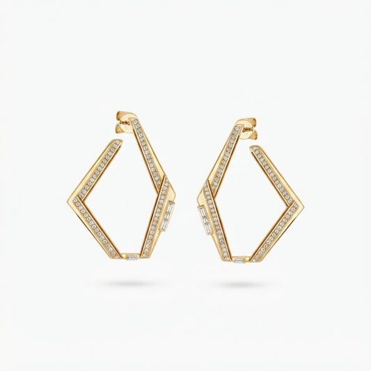 Glamour Geométrico – brincos em formato pentagonal irregular